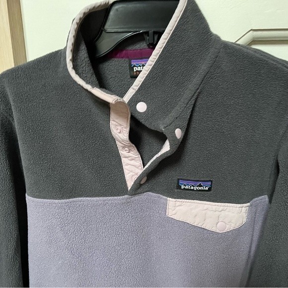 Patagonia's Lightweight Synchilla Snap-T Pullover in Smoky Violet S NWOT - Picture 9 of 12